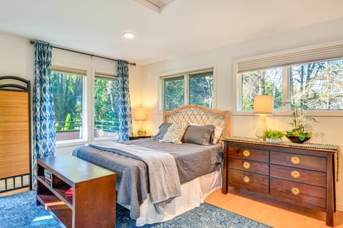 Walk to Willamette River: Studio in West Linn Apartment in West Linn