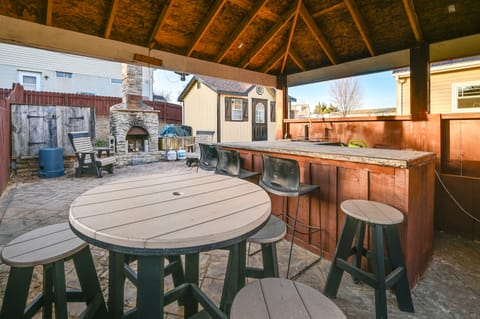 Large Family Home: 5 Mi to Dtwn Hagerstown! House in Shenandoah Valley