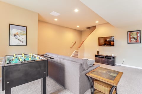 Boulder Lake Access: Townhome w/ Deck! Apartment in Kidder Township