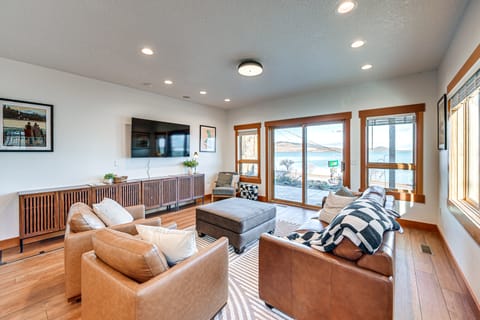 Walk to Flathead Lake: Polson Home w/ Balcony House in Polson