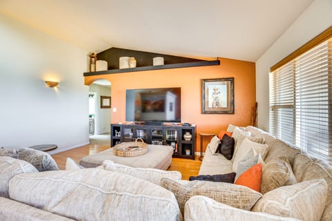 Luxe Mesa View Home on 35 Acres w/ Wraparound Deck House in Colorado