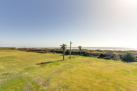 Beachfront Group Getaway on Bolivar Peninsula House in Bolivar Peninsula