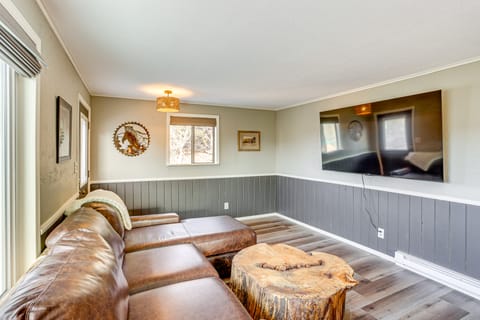 2 Mtn-View Decks + Natural Spring: Durango Retreat House in La Plata County