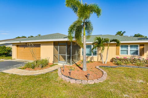 4 Mi to Lakes Park: Family Home in Fort Myers! House in Fort Myers