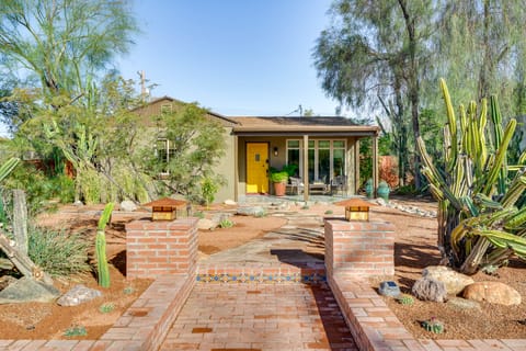 Gazebo, Patios & Grill: Colorful Tucson Retreat! House in Catalina Foothills