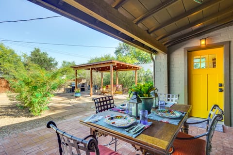 Gazebo, Patios & Grill: Colorful Tucson Retreat! House in Catalina Foothills