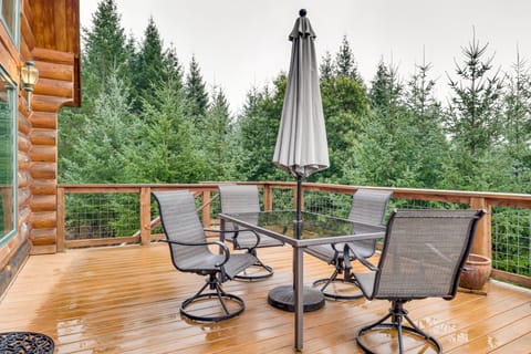 Mtn & Vineyard Views: Oregon Wine Country Escape House in Willamette Valley