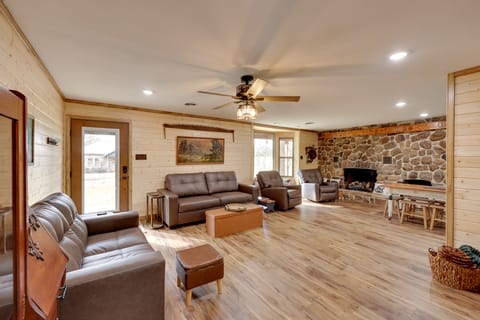 Near Blue Mountain Lake & ATV Trails: Cabin Escape House in Arkansas