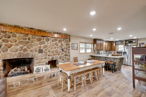 Near Blue Mountain Lake & ATV Trails: Cabin Escape House in Arkansas