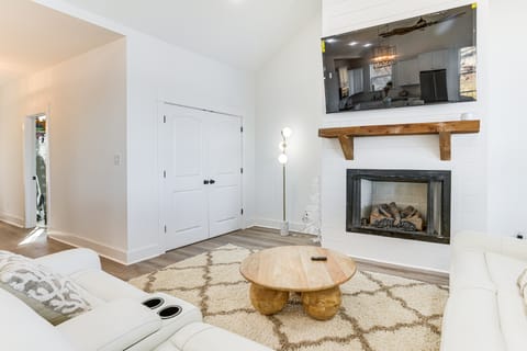 Private Lakeview Haven in Rockford House in Alabama