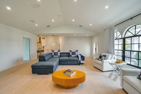 Walk to Tigertail Beach! Marco Island Home w/ Pool House in Marco Island