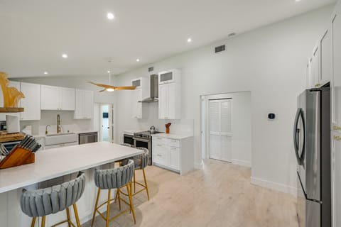 Walk to Tigertail Beach! Marco Island Home w/ Pool House in Marco Island