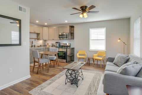 2 Mi to University of Louisville: Apt w/ Fire Pit! Apartment in Louisville