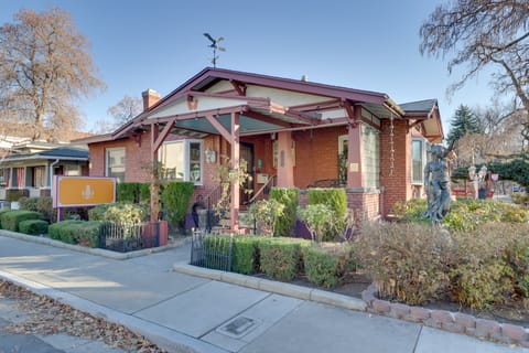 Steps to Truckee River Walk: 'Rose Cottage' House in Reno
