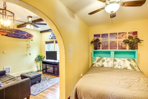 Electric Fireplace: Central Coeur d'Alene Studio! Apartment in Coeur dAlene