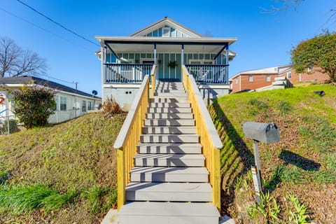 Walk Downtown: Charming Rome Abode w/ Yard! House in Rome