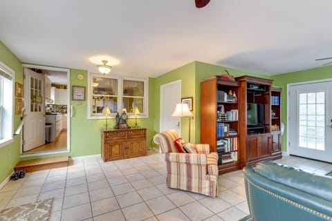 30 Acres of Mountainside Peace: Home in Marble House in Tennessee