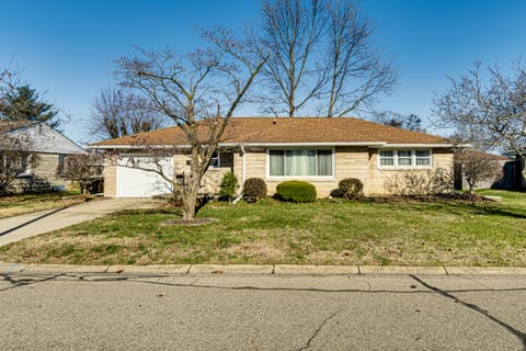 Deck & Workstations: Central Columbus Home House in Columbus