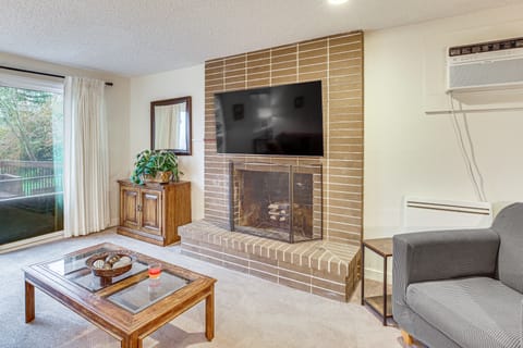 2 Mi to University of Oregon: Pet-Friendly Abode Apartment in Eugene