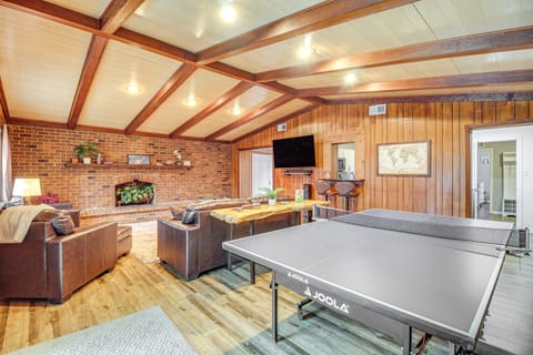 4 Mi to Savannah: Home w/ Gazebo & Seasonal Pool! House in Savannah