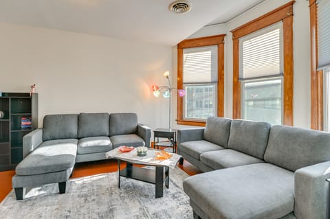 Walk to Washington Park: Remote Work-Ready Apt! Apartment in Albany