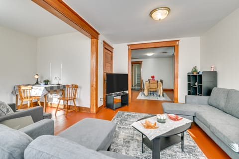 Walk to Washington Park: Remote Work-Ready Apt! Apartment in Albany