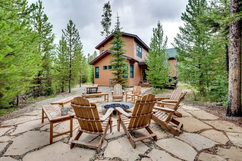 Mtn Escape w/ Hot Tub, By Trails in Grand Lake! House in Rocky Mountain National Park