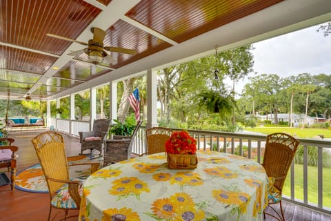 Walk to Beach: Gem w/ Pool & Spa in Isle of Palms! House in Isle of Palms