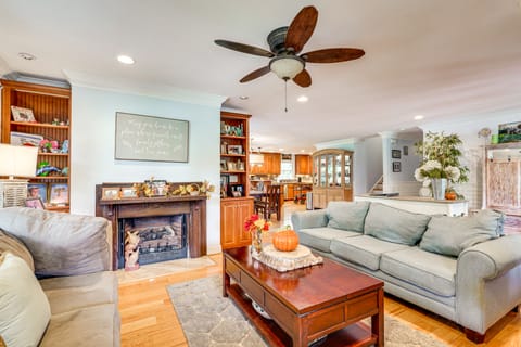 Walk to Beach: Gem w/ Pool & Spa in Isle of Palms! House in Isle of Palms