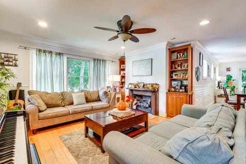 Walk to Beach: Gem w/ Pool & Spa in Isle of Palms! House in Isle of Palms