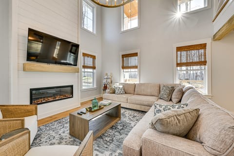 Lakeside Home Near Mammoth Cave & Nolin Lake! House in Nolin Lake