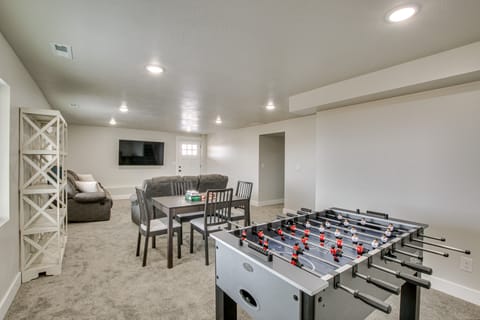 2 Mi to Bear Lake: Mtn-View Gem in Garden City House in Garden City