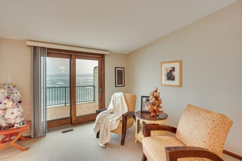 Spacious Lakefront Home w/ Spectacular Views! Apartment in Howard Lake
