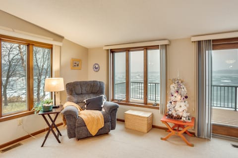 Spacious Lakefront Home w/ Spectacular Views! Apartment in Howard Lake