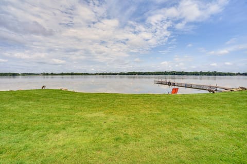 Spacious Lakefront Home w/ Spectacular Views! Apartment in Howard Lake
