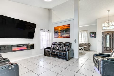 3 Mi to Marina: Riverview Family Home w/ Lanai! House in Riverview