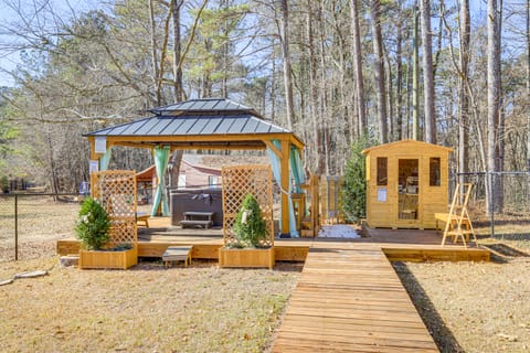 Private Hot Tub & Sauna: Georgia Nature Retreat! House in Alabama