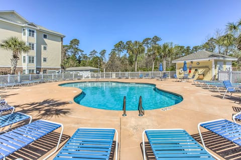 Myrtle Beach Condo w/ Pool Access, 2 Mi to Ocean! Apartment in Carolina Forest