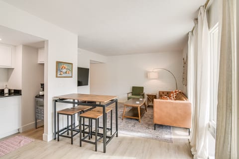 Walk to Branson Landing! Condo w/ Community Pools Apartment in Branson