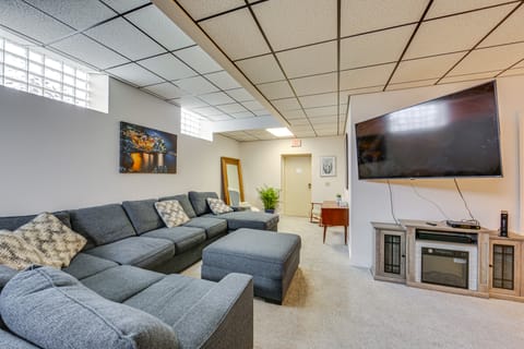 1 Mi to Dtwn: Cozy Retreat in New Kensington! Apartment in Allegheny River
