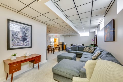 1 Mi to Dtwn: Cozy Retreat in New Kensington! Apartment in Allegheny River