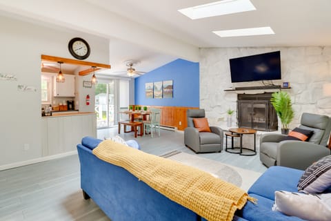 Community Pools & Hot Tub: Albrightsville Cottage! Cottage in Tunkhannock Township