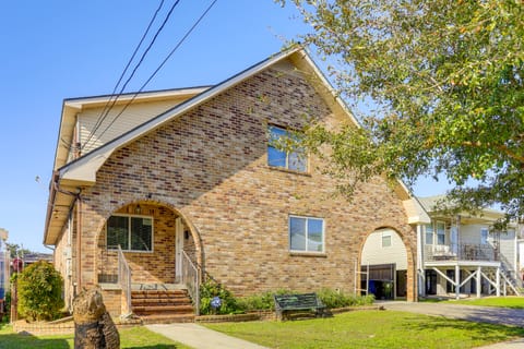 5 Mi to French Quarter: Central NOLA Home w/ Decks House in New Orleans