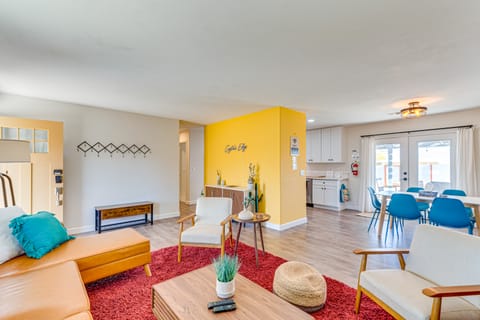 Hot Tub + Patio: Desert Getaway in Joshua Tree! House in Joshua Tree