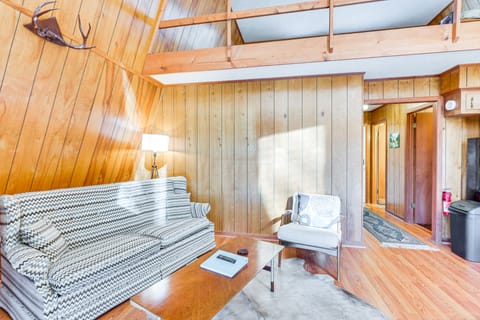 Private Deck & Fire Pit: Secluded Cabin in Murphy House in Tennessee