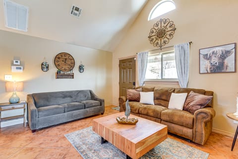 1/2 Mi to Lake Lawtonka: Mtn-View Haven! House in Medicine Park