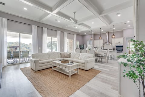 Waterfront Retreat w/ Outdoor Oasis in Pensacola House in Pensacola