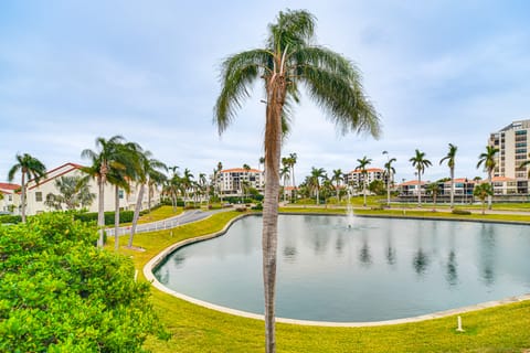 Resort Perks: Condo w/ Private Balcony in St Pete! Apartment in Isla del Sol