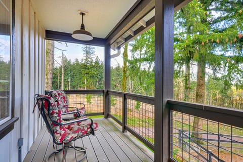 Dreamy Wine Country Retreat: Sherwood 'Rose Cabin' Cottage in Clackamas County