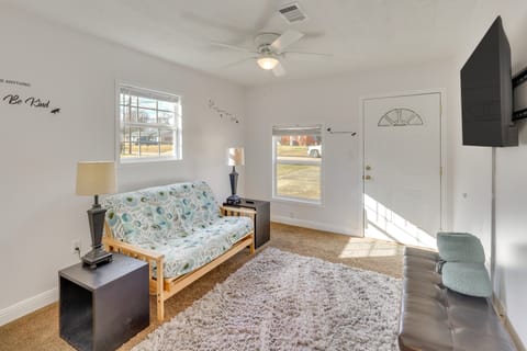 14 Mi to Montgomery: Quaint Couple's Apartment Apartment in Prattville